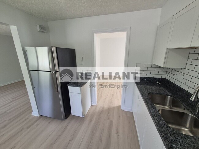 Foto del edificio - 922 Highland Ave