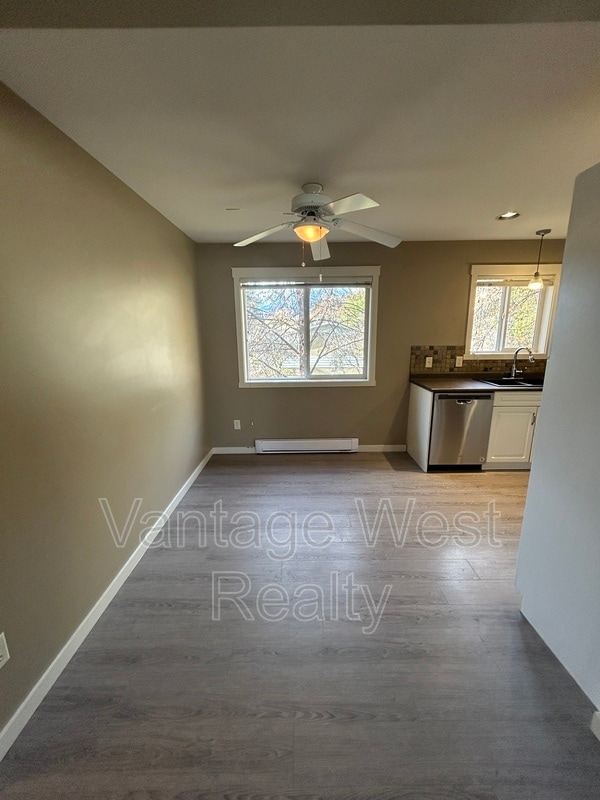 Photo du bâtiment - 124-124 Mills Rd