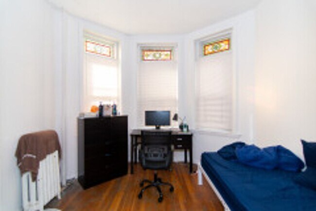 Foto del edificio - 4 Bed/1 bath - Boston University Dream Location
