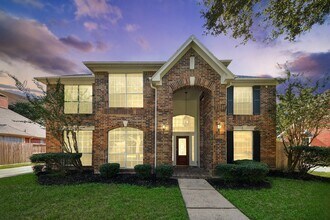 Building Photo - 1335 Crescent Pkwy Ct