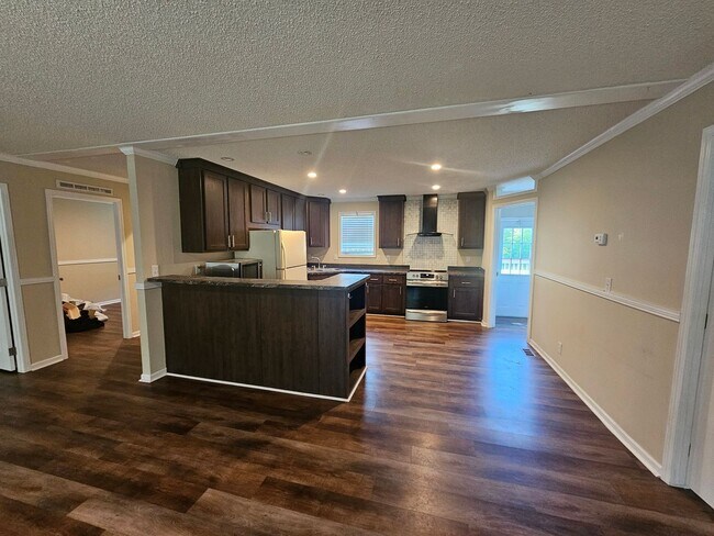 Building Photo - New Listing !!!