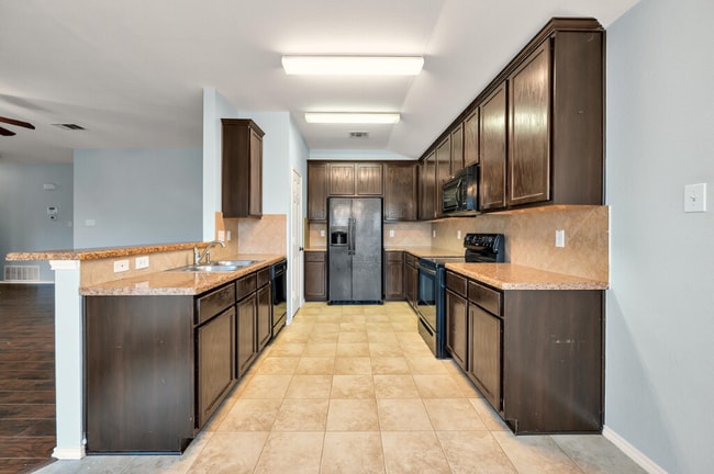 Building Photo - 6533 Tierra Dr
