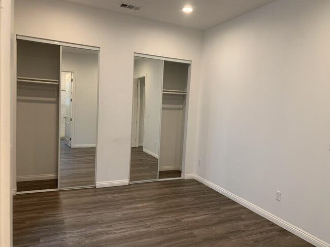 Foto del edificio - 5336 Huddart Ave