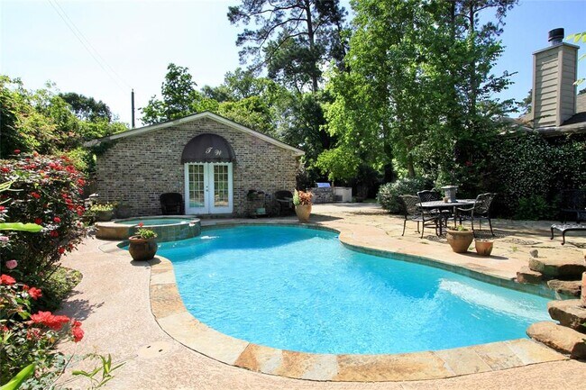 Building Photo - 222 Glencairn Ct