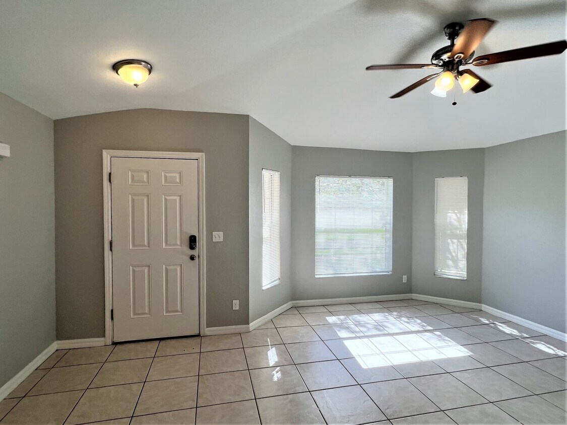 Primary Photo - 323 Boca Ciega Rd