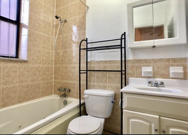 Building Photo - 119 Clinton Ave