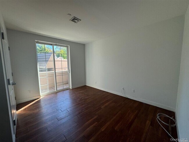 Foto del edificio - 425 New York Ave