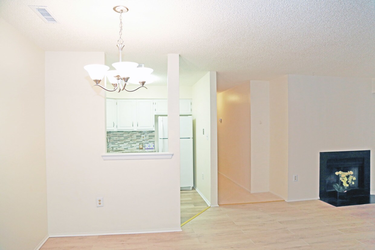 203 Aspen Dr Unit N/A, Plainsboro Township, NJ 08536 Condo for Rent