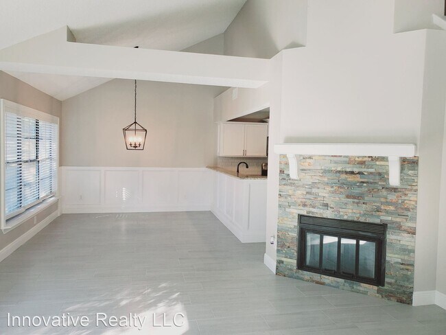 Building Photo - 3 br, 2 bath House - 415 E. Springtree Way