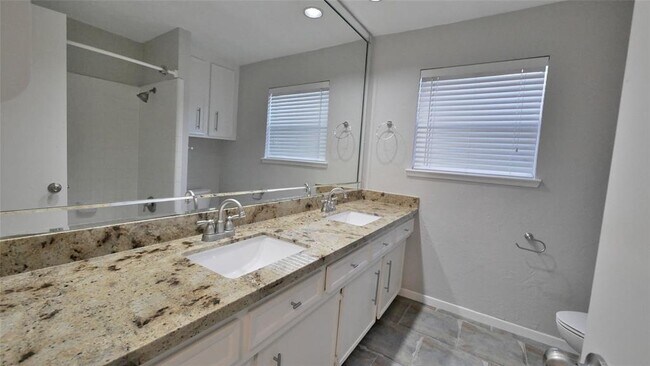 Building Photo - 21318 Park Brook Dr