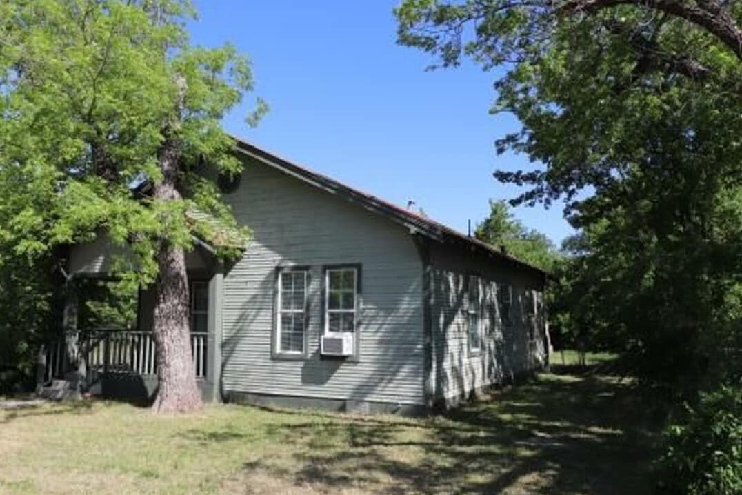 Building Photo - 1812 Avenue I