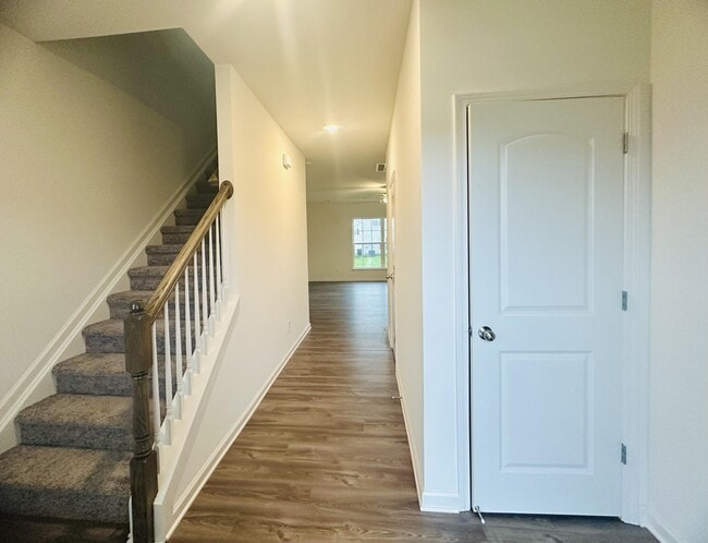 Building Photo - 2380 Geranium Ln
