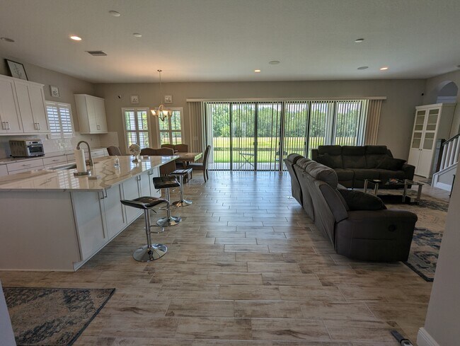 Building Photo - 14124 Swiss Bridge Dr