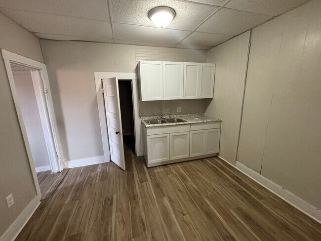 Foto del edificio - 14 E 6th Ave