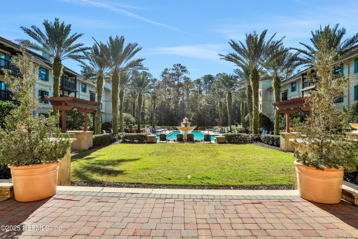 Primary Photo - 965 Registry Blvd