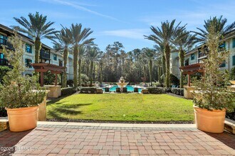 Building Photo - 965 Registry Blvd