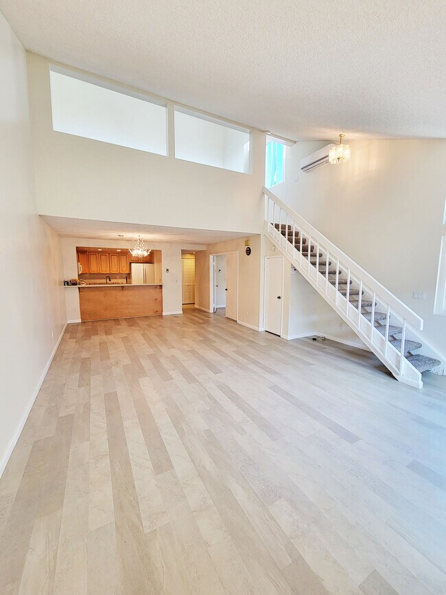 Building Photo - 6260 Caminito Araya