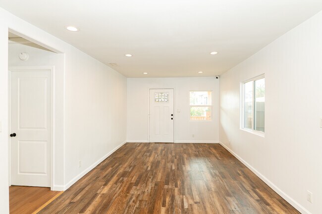 Living room - 940 S Bernal Ave