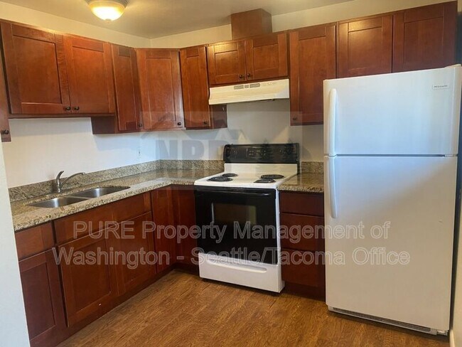 Building Photo - 15501 Grant Ave SW
