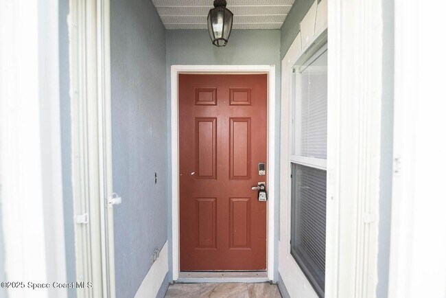 Building Photo - Home located in the desirable Heritage Lak...