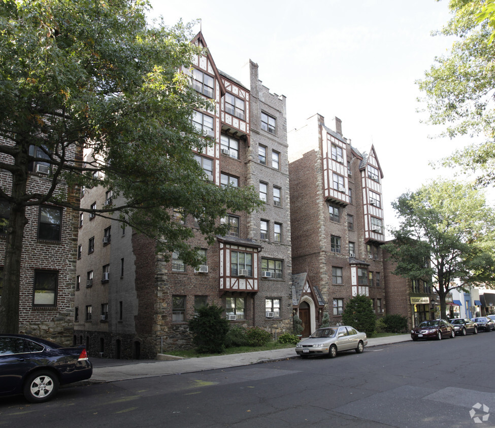 Primary Photo - Peldean Court Apartments