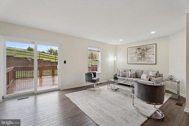 Building Photo - 1031 Balley Dr