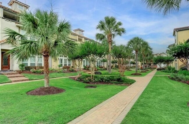 Building Photo - 7 Laurelwood Dr