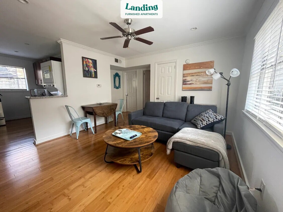 Foto principal - 2924 10th Ave S