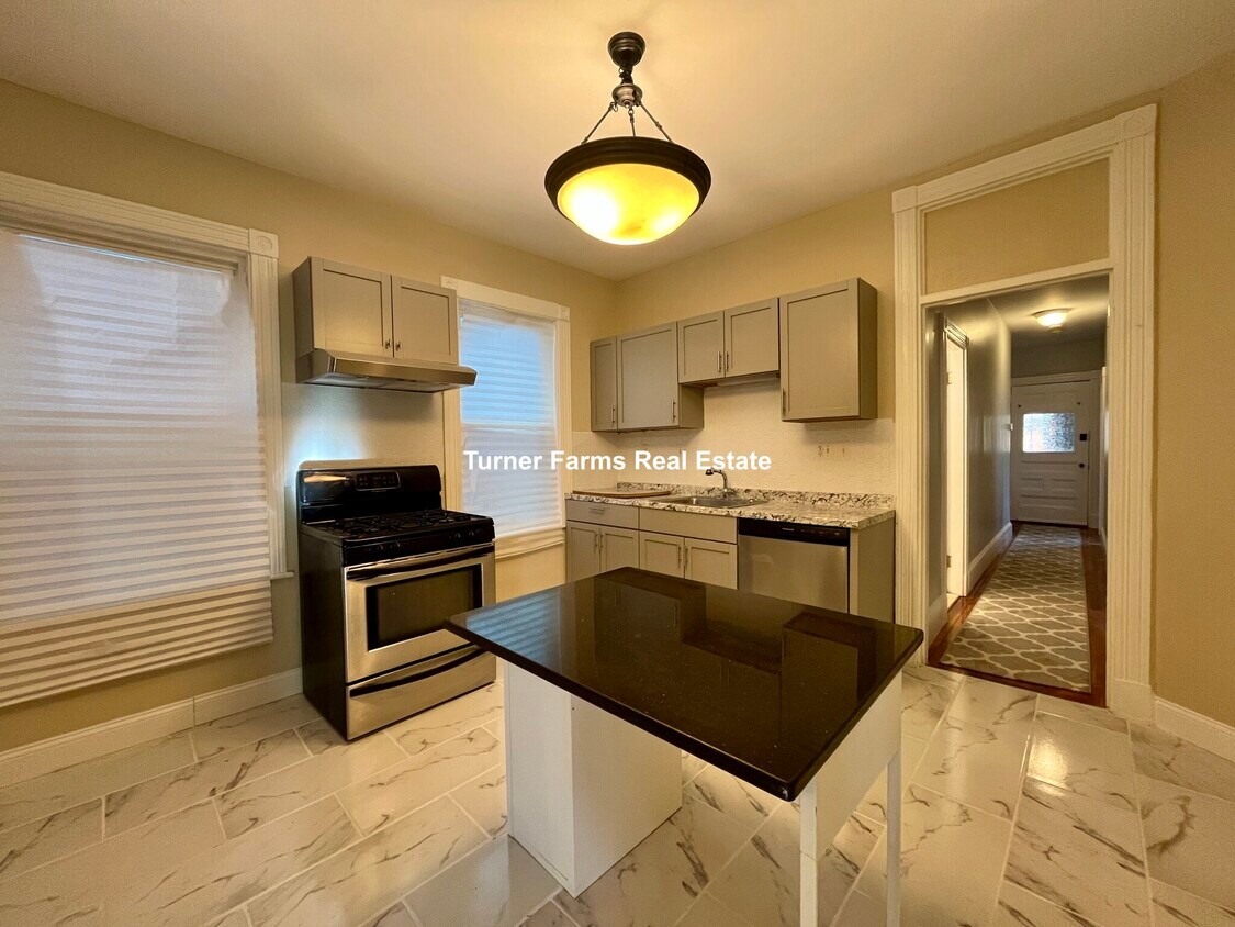 Foto principal - 10 Bucknam St