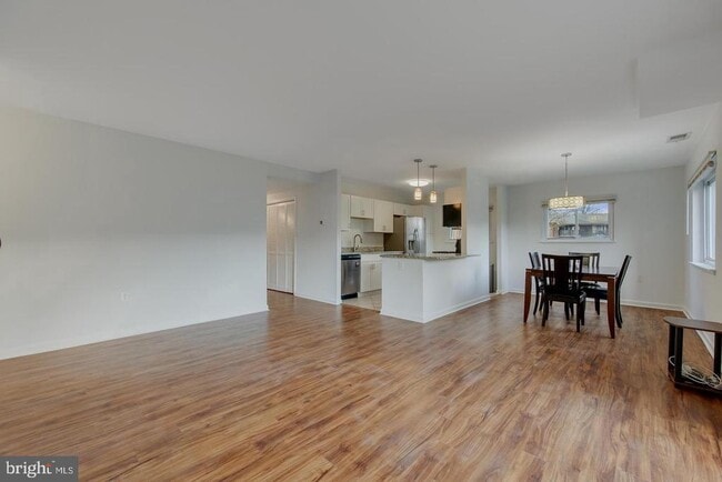 Building Photo - 350 Gatewater Ct