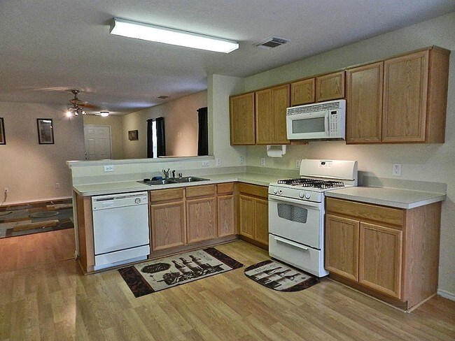 Foto del edificio - 6527 Fairbrook Park Ln