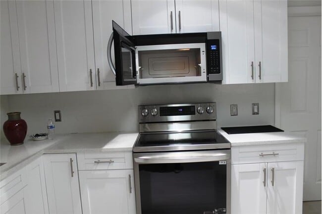 Building Photo - 1518 Primrose Ln