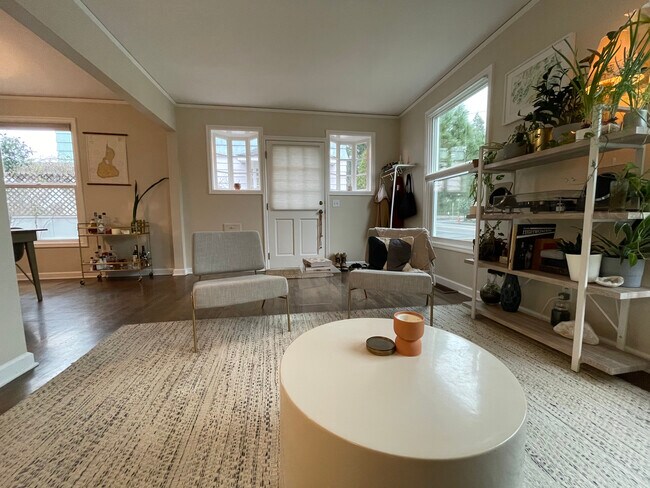 Living Room - 4911 E Burnside St