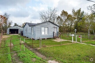 Building Photo - 4611 White Rock St