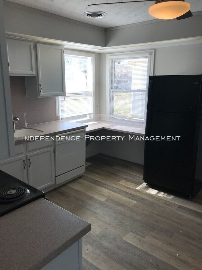 Building Photo - 3427 Valleywood Dr
