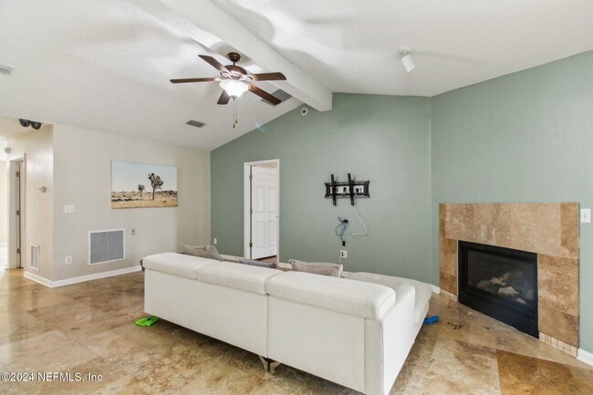 Building Photo - 14018 Fish Eagle Dr E