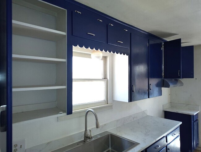 Foto del edificio - Cute home for rent in Woodlake, Ca