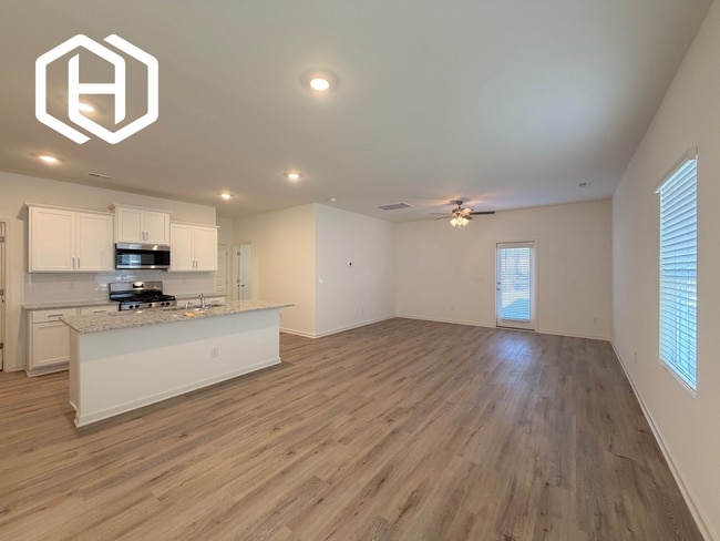 Building Photo - 2028 Eaton Pl