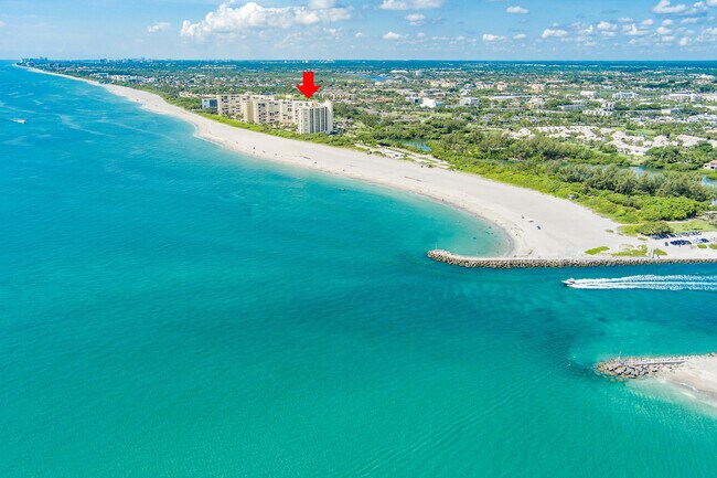 Foto del edificio - 100 Ocean Trail Way