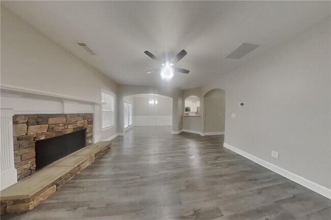 Foto del edificio - 1980 Lily Valley Dr