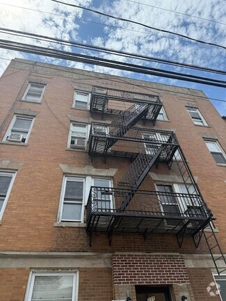 Building Photo - 211 64th St