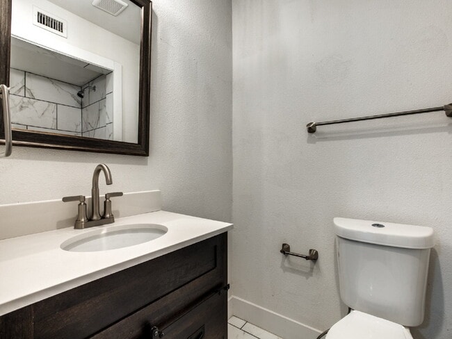 Foto del edificio - 326 Wildbriar Dr