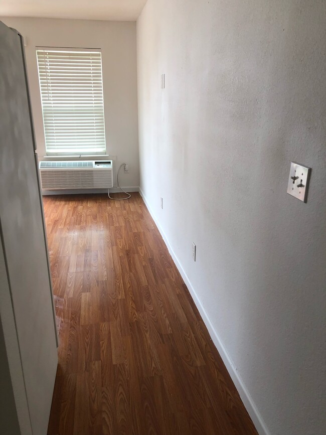 Building Photo - 8933 Hiwassee St NW