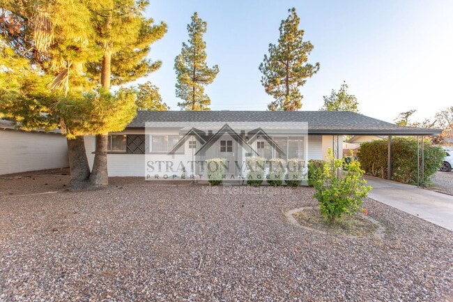 Photo - 111 E Manhatton Dr House