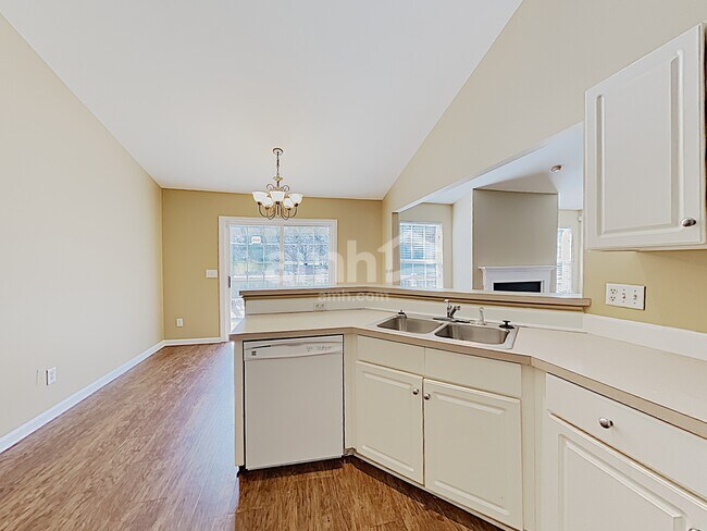 Foto del edificio - 2925 Burtonwood Dr