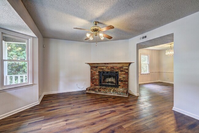 Foto del edificio - 4396 Barrington Pl