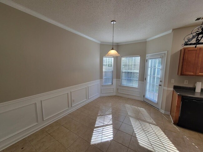 Building Photo - 150 Southwind Ln