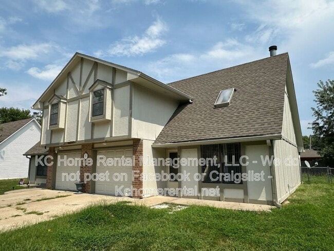Building Photo - 900 NW 36th St Terrace
