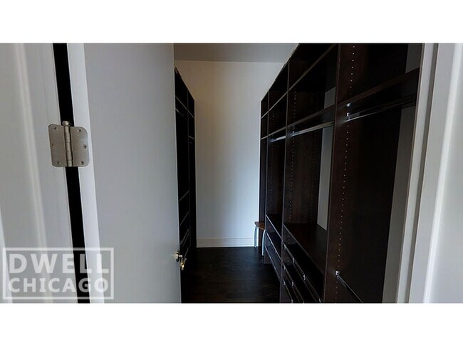 Foto del edificio - 815 N Ashland Ave