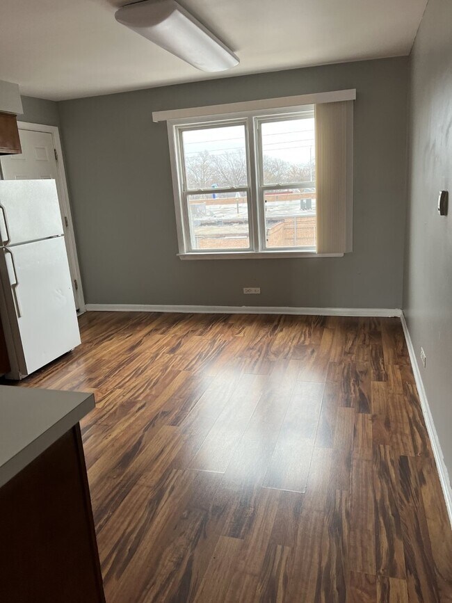 6617 W Lloyd Dr Unit 4C, Worth, IL 60482 Condo for Rent in Worth, IL